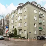 Metro Raclawicka Standard Apartment