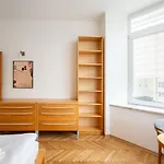 Metro Raclawicka Standard Apartment
